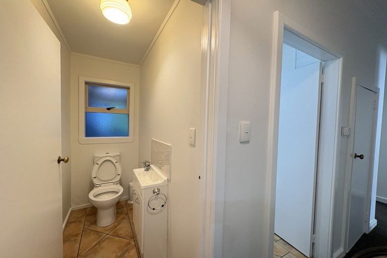Photo of property in 235 Forest Road, Waiatarua, Auckland, 0612