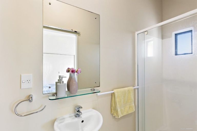 Photo of property in 1/150 Chapel Road, Flat Bush, Auckland, 2019