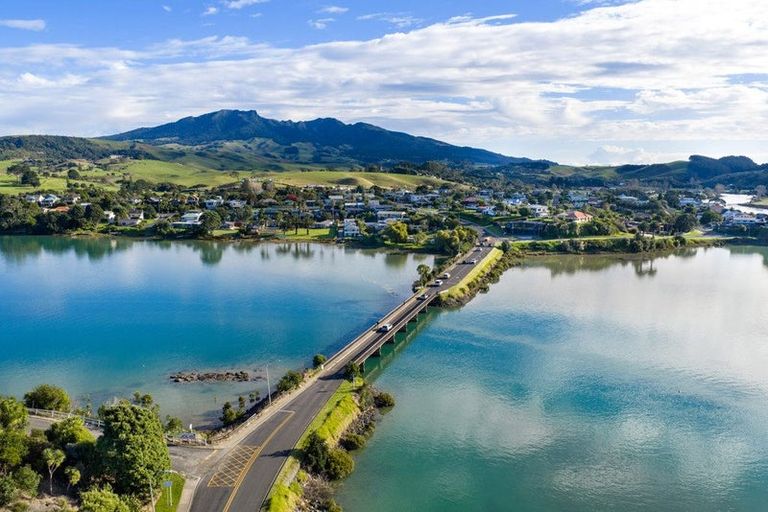 Photo of property in 70 Wainui Road, Raglan, 3225