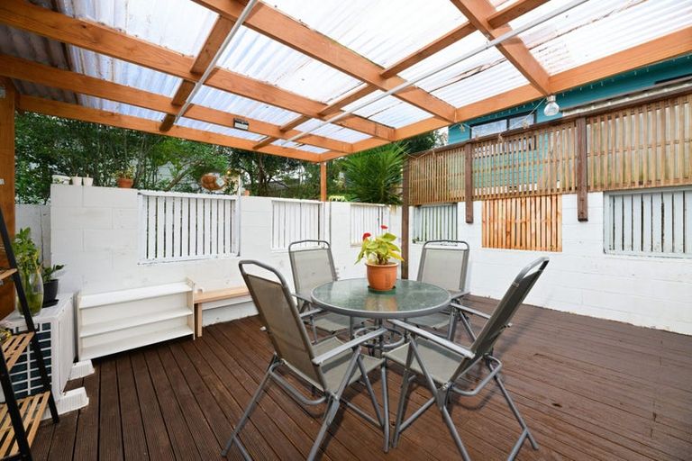 Photo of property in 31 Glenbervie Crescent, Massey, Auckland, 0614