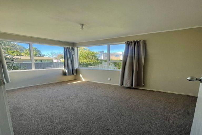 Photo of property in 1 Hobman Place, Manurewa, Auckland, 2102