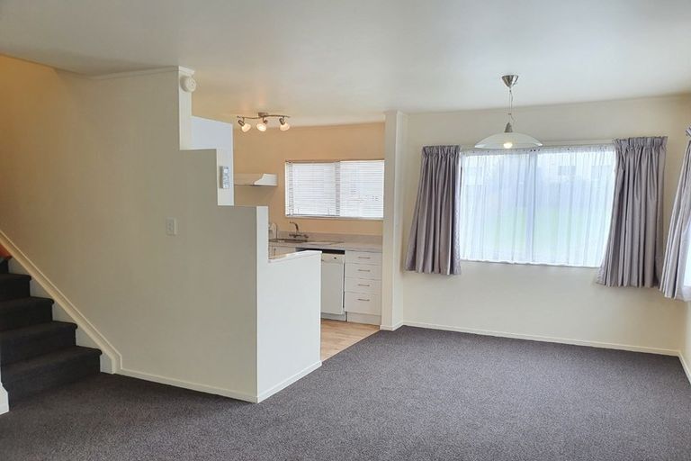 Photo of property in 24/24 Eastglen Road, Glen Eden, Auckland, 0602
