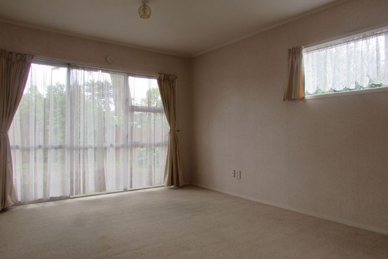 Photo of property in 457b Great South Road, Opaheke, Papakura, 2113