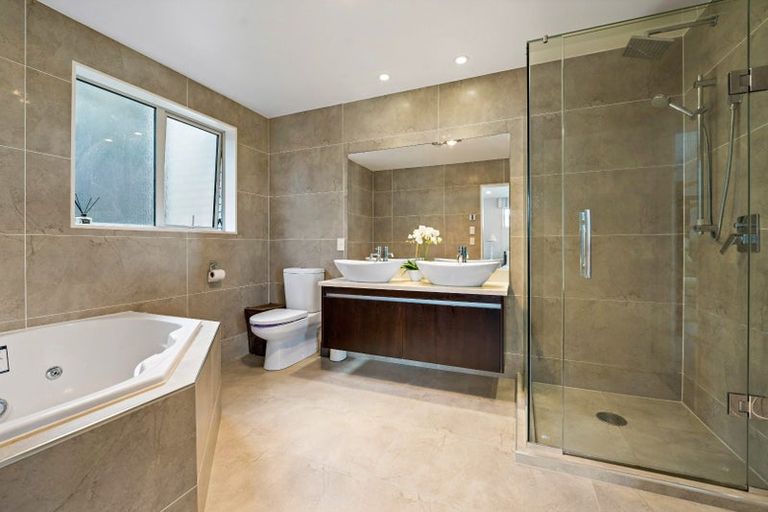 Photo of property in 52 Corricvale Way, Northcross, Auckland, 0630