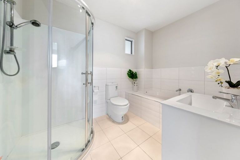 Photo of property in 25 Phar Lap Crescent, Takanini, 2112
