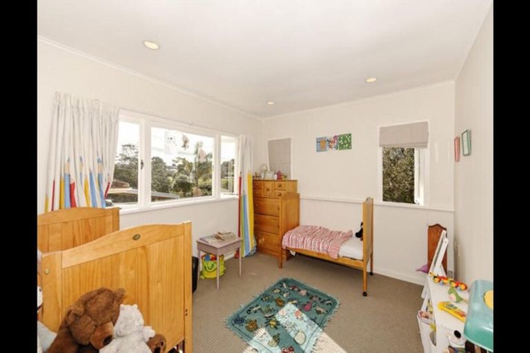 Photo of property in 24 Matipo Road, Te Atatu Peninsula, Auckland, 0610