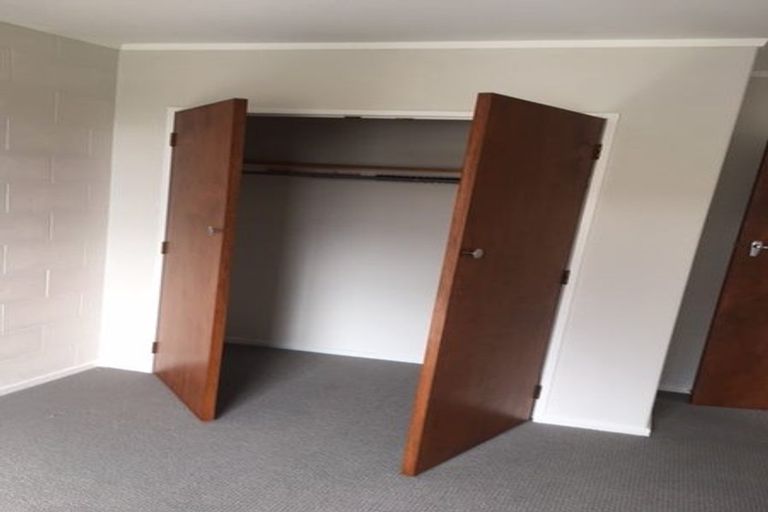 Photo of property in 24b Fitzpatrick Street, Newlands, Wellington, 6037