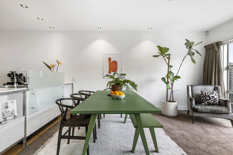 Photo of property in 7/258 Hurstmere Road, Takapuna, Auckland, 0622