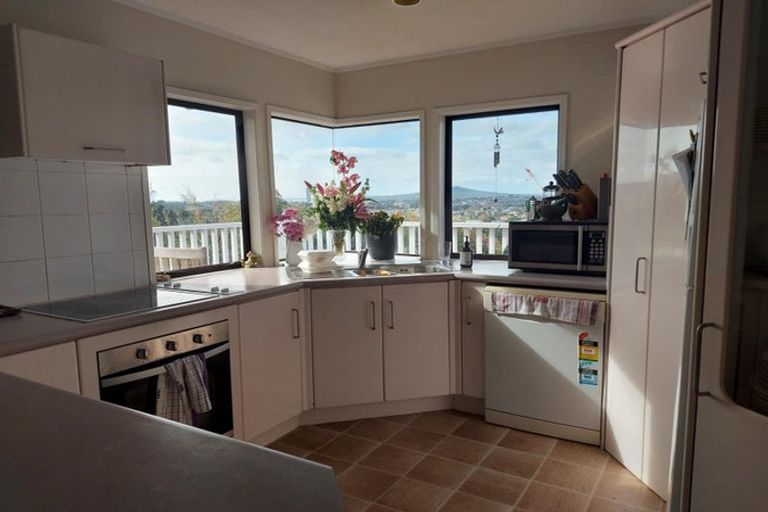 Photo of property in 2/85 Raleigh Road, Northcote, Auckland, 0627