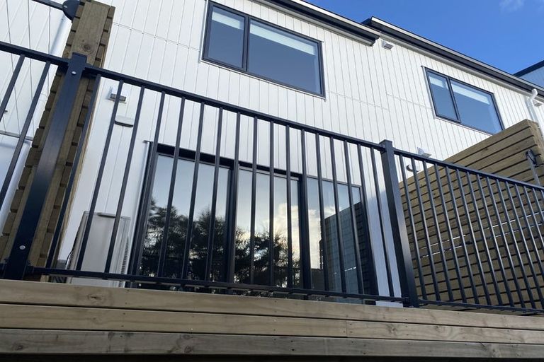 Photo of property in 2/125b Metcalfe Road, Ranui, Auckland, 0612