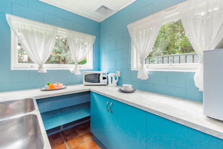 Photo of property in 4 Taheke Street, Paraparaumu Beach, Paraparaumu, 5032