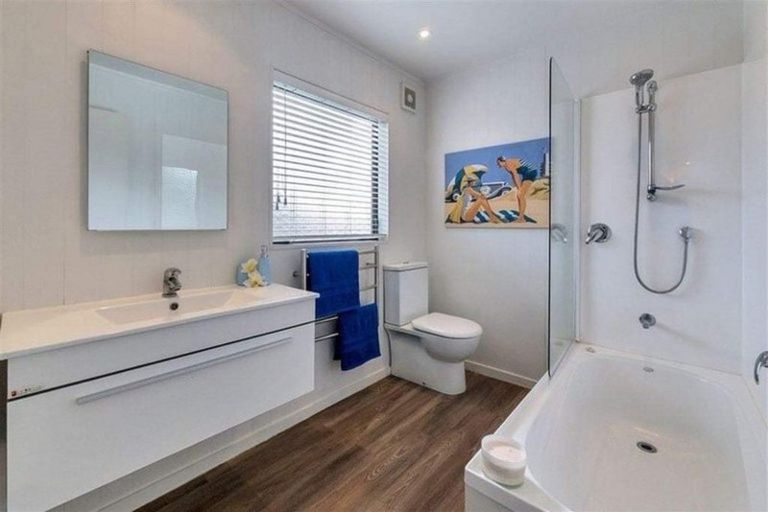 Photo of property in 12/58 Manuroa Road, Takanini, 2112