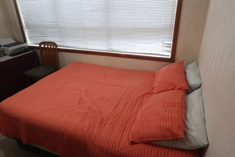 Photo of property in 25 Kaipatiki Road, Glenfield, Auckland, 0629