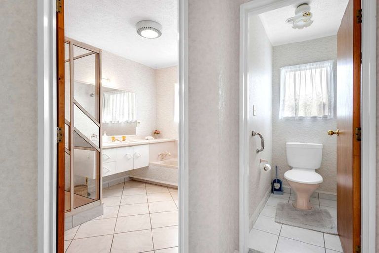 Photo of property in 24 Webb Place, Taradale, Napier, 4112