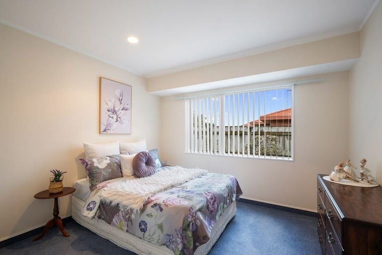 Photo of property in 86 Guildford Drive, Paraparaumu, 5032