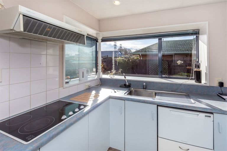 Photo of property in 5 Murfitt Place, Sockburn, Christchurch, 8042