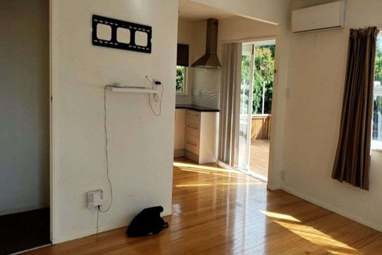 Photo of property in 2/265 Massey Road, Mangere East, Auckland, 2024