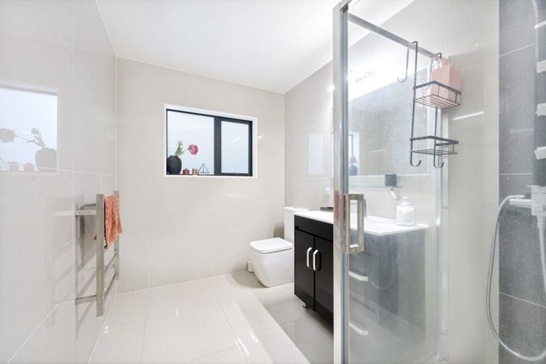 Photo of property in 5 Dhaka Lane, Ranui, Auckland, 0612