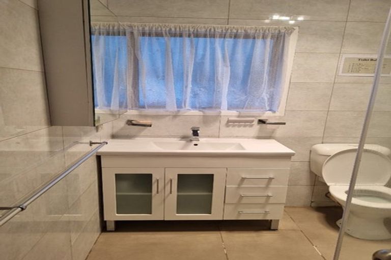 Photo of property in 2/2a Hutt Road, Manurewa, Auckland, 2102