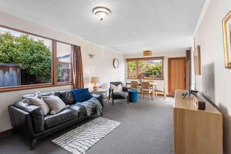 Photo of property in 120 Hargest Crescent, Saint Clair, Dunedin, 9012