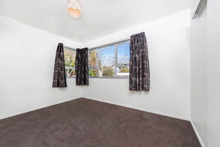 Photo of property in 100 Wordsworth Road, Manurewa, Auckland, 2102
