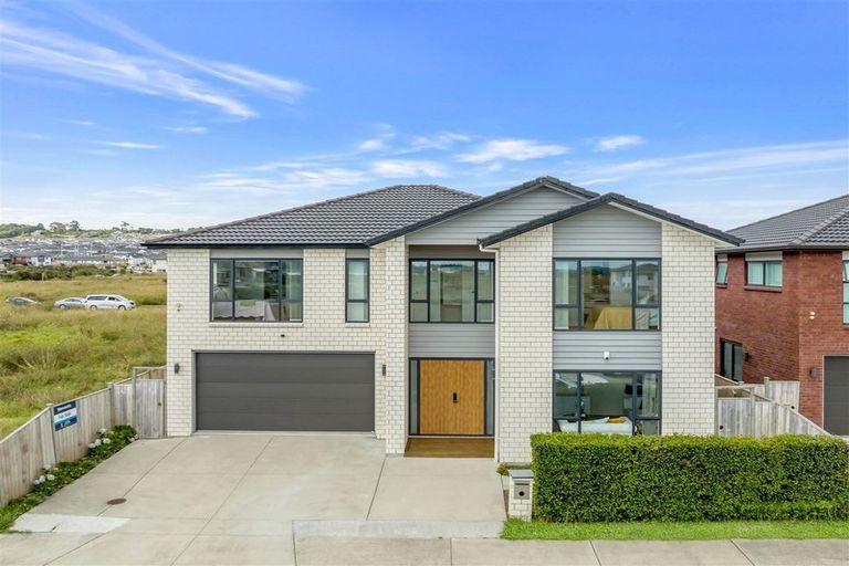 Photo of property in 6 Hinoki Way, Flat Bush, Auckland, 2019