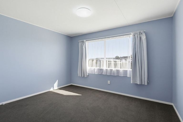 Photo of property in 26 Cumberland Place, Kelvin Grove, Palmerston North, 4414