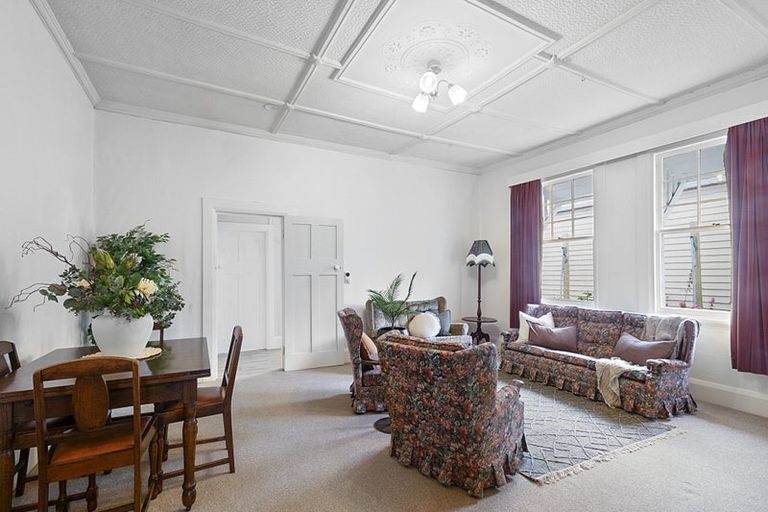 Photo of property in 17 Barrett Street, Westown, New Plymouth, 4310