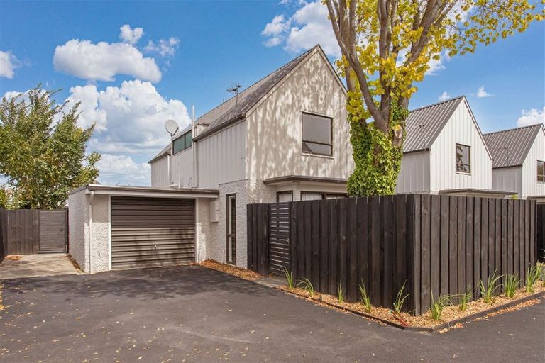 Photo of property in 99 Mandeville Street, Riccarton, Christchurch, 8011