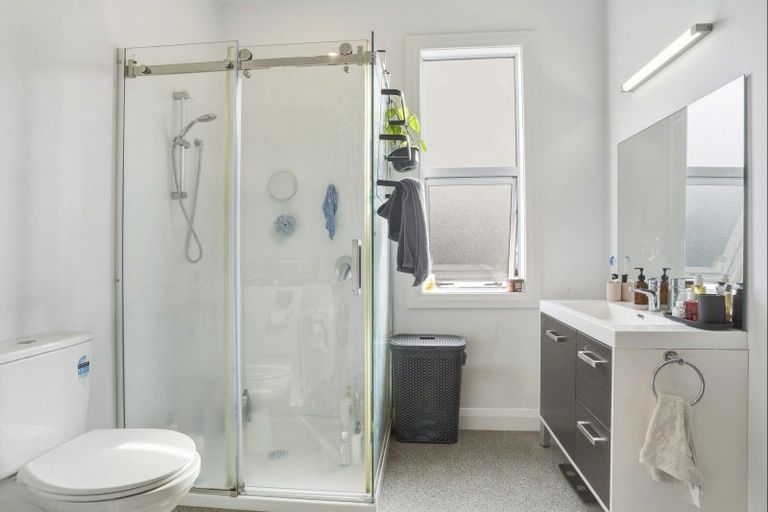 Photo of property in 76 Bay View Road, South Dunedin, Dunedin, 9012