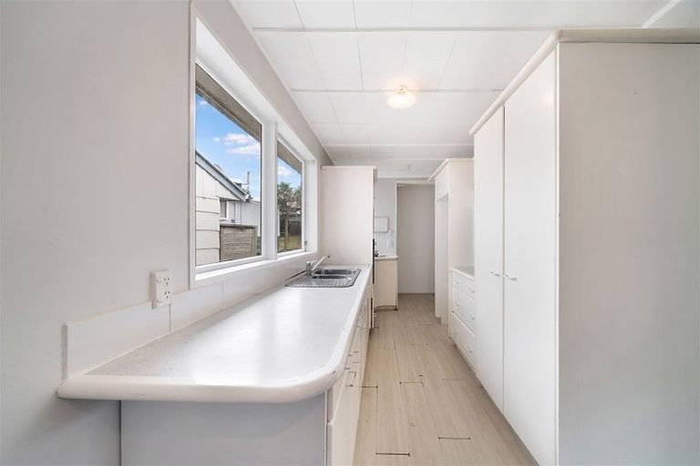 Photo of property in 22 Karaka Street, Helensville, 0800