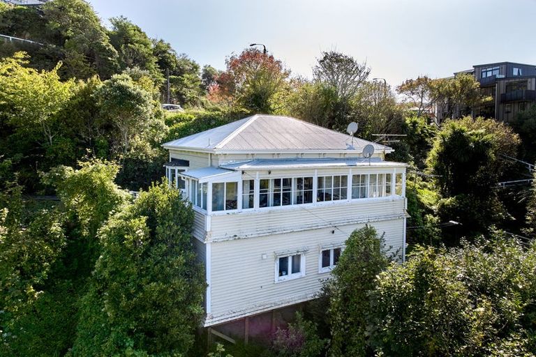 Photo of property in 46 Northland Road, Northland, Wellington, 6012