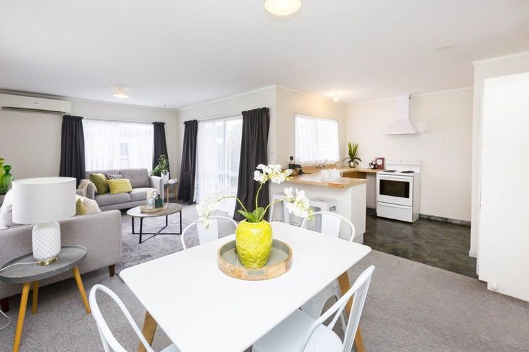 Photo of property in 8f1- Tulsa Grove, Totara Park, Upper Hutt, 5018