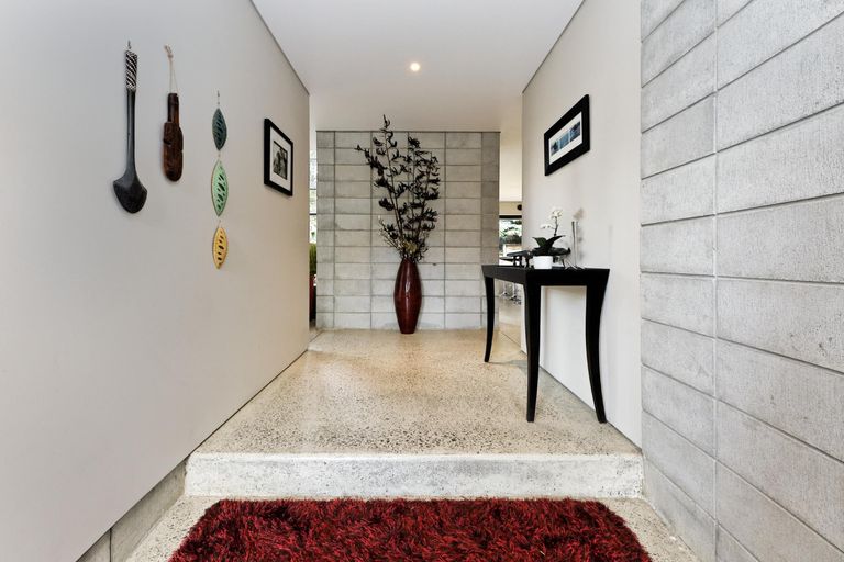 Photo of property in 21 Chamari Close, Titirangi, Auckland, 0604