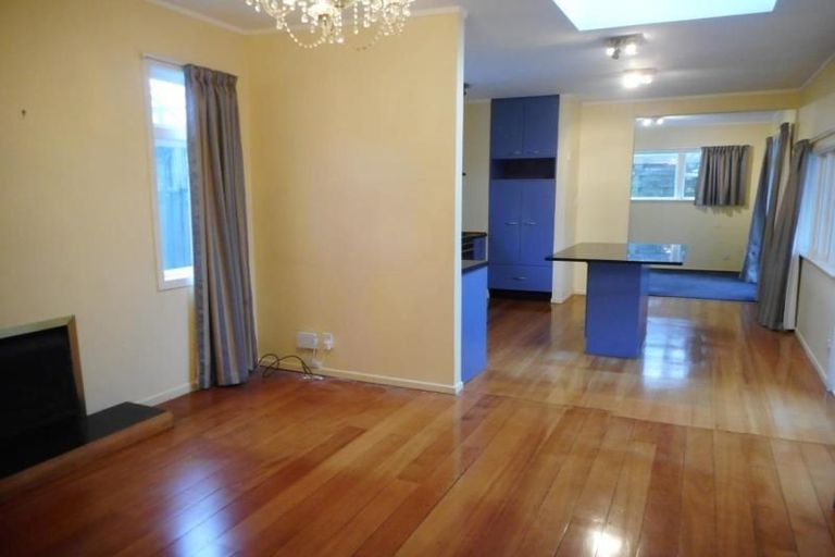 Photo of property in 9 Newcombe Crescent, Karori, Wellington, 6012