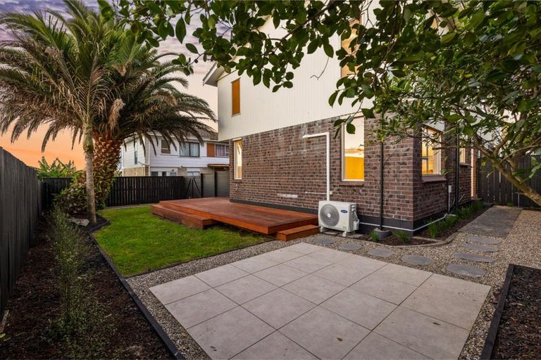 Photo of property in 4/90 Lynwood Road, New Lynn, Auckland, 0600