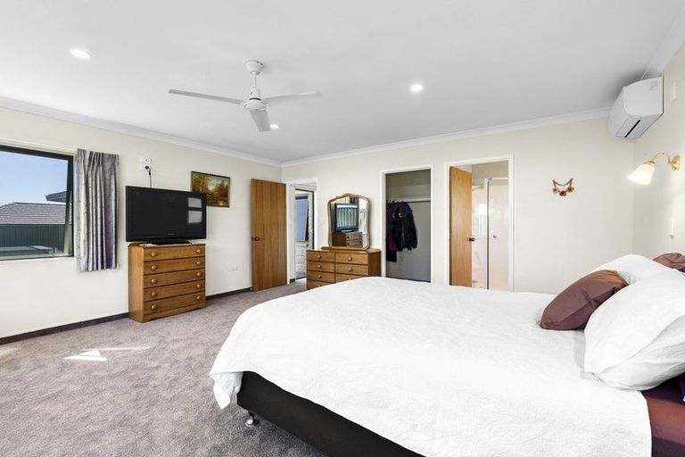 Photo of property in 11 Desmond Place, Bell Block, New Plymouth, 4312