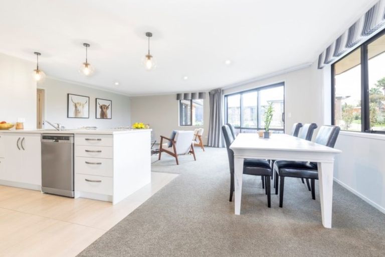 Photo of property in 9 Brian Cowley Place, Tuakau, 2121