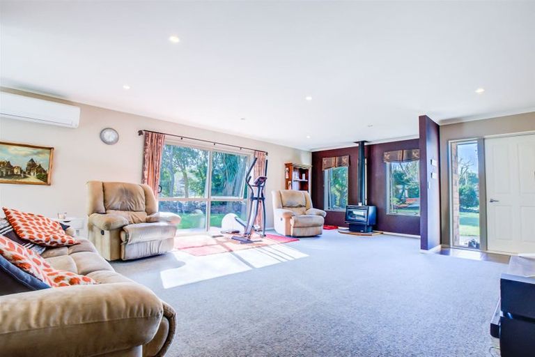 Photo of property in 16 Parker Road, Huntly, 3771