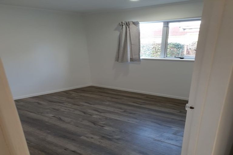 Photo of property in 79 Roberts Road, Te Atatu South, Auckland, 0610