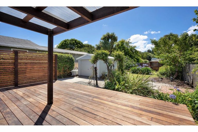Photo of property in 22 Wilsons Road, Saint Martins, Christchurch, 8022