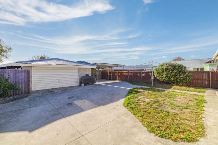 Photo of property in 29 Bickerton Street, Wainoni, Christchurch, 8061
