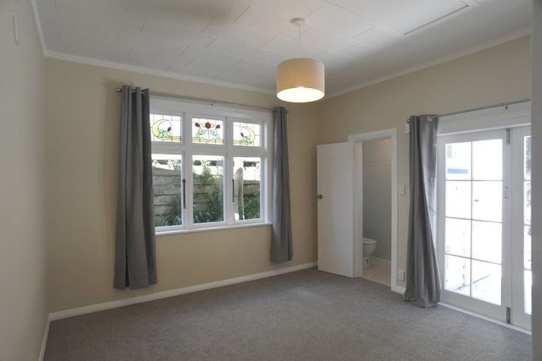 Photo of property in 82 Mitchell Street, Brooklyn, Wellington, 6021