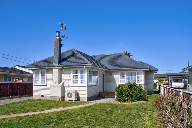 Photo of property in 107 Dixon Street, Masterton, 5810