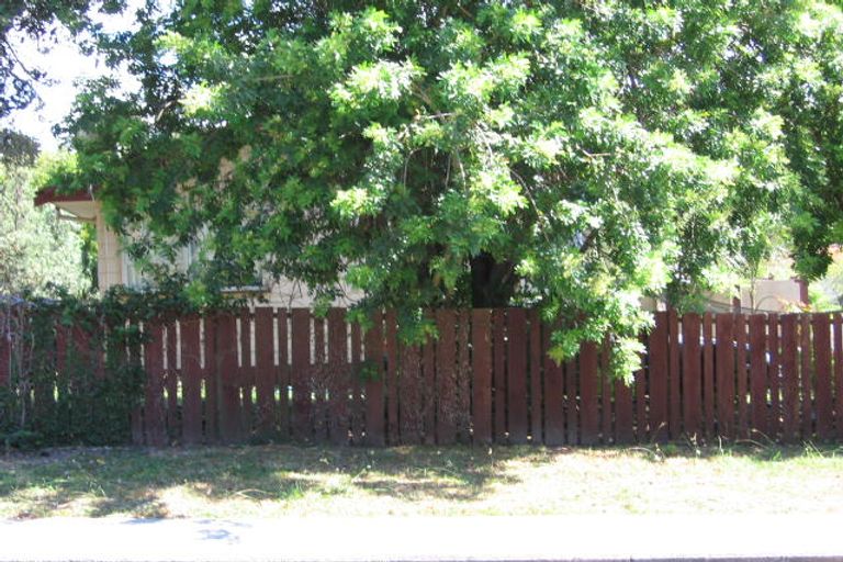 Photo of property in 5 June Place, Torbay, Auckland, 0630