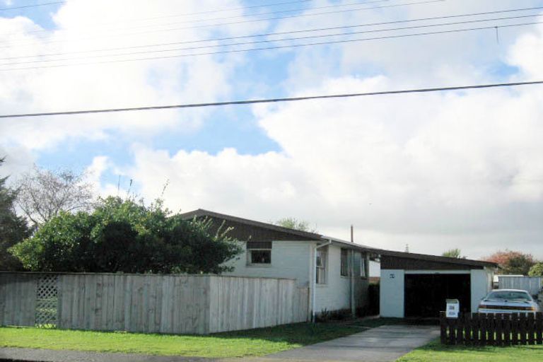 Photo of property in 57 Martin Road, Paraparaumu Beach, Paraparaumu, 5032