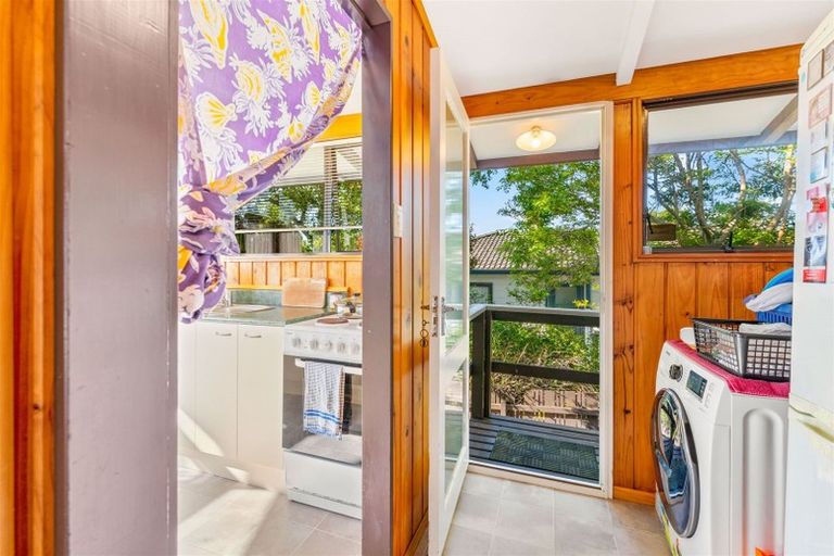 Photo of property in 5 Kemp Road, Massey, Auckland, 0614