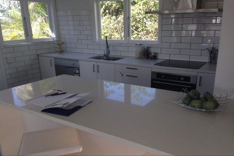 Photo of property in 1/10 Mahara Avenue, Birkenhead, Auckland, 0626