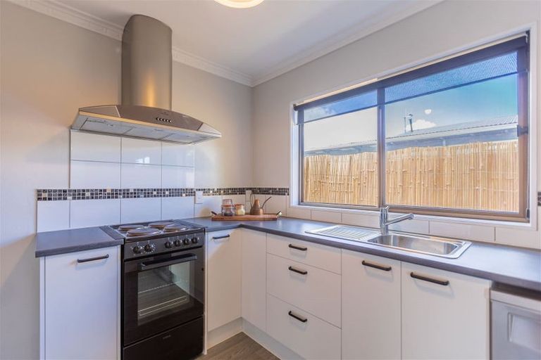 Photo of property in 42 Glamorgan Avenue, Tamatea, Napier, 4112