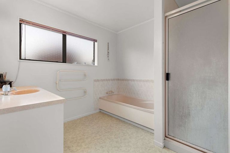 Photo of property in 35 Carter Drive, Pomare, Rotorua, 3015